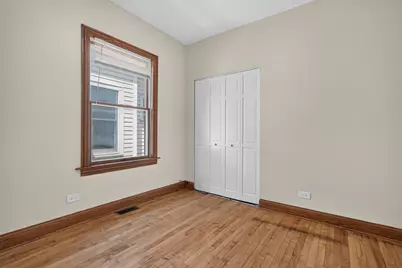 5107 W Berenice Avenue, Chicago, IL 60641 - Photo 9