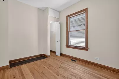 5107 W Berenice Avenue, Chicago, IL 60641 - Photo 13