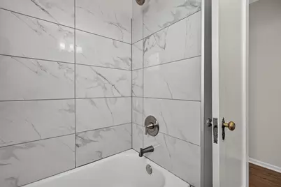5107 W Berenice Avenue, Chicago, IL 60641 - Photo 33