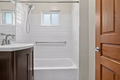 5107 W Berenice Avenue, Chicago, IL 60641 - Photo 11