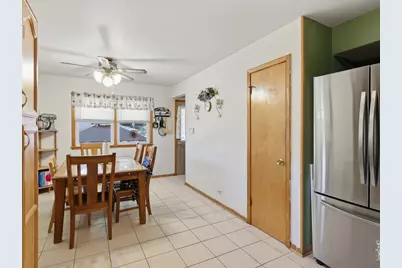 244 S Circle Drive, Addison, IL 60101 - Photo 5
