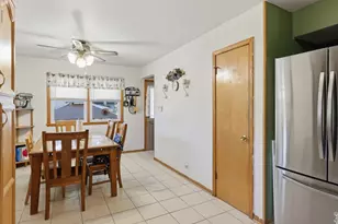 244 S Circle Dr, Addison, IL 60101 - Photo 5