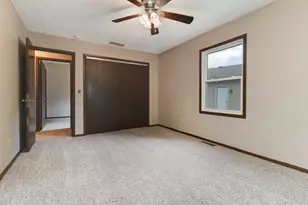 1528 N Hershey Rd, Bloomington, IL 61704 - Photo 11