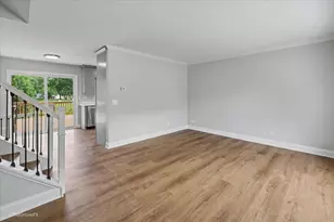 30W281 Heather Ct, Warrenville, IL 60555 - Photo 7