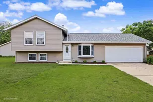 30W281 Heather Ct, Warrenville, IL 60555 - Photo 1