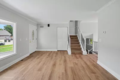 30W281 Heather Court, Warrenville, IL 60555 - Photo 9
