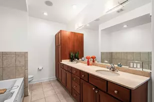 1056 W Lawrence Ave, Chicago, IL 60640 - Photo 13