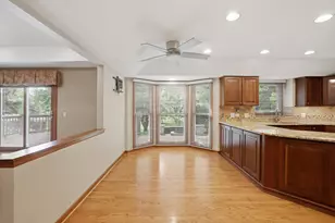2528 Sun Valley Rd, Lisle, IL 60532 - Photo 17