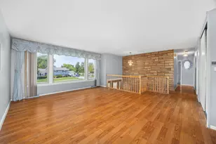 1410 W Jo Ann Ln, Addison, IL 60101 - Photo 3