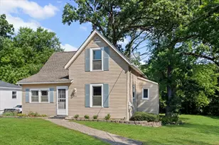 2016 Grove Ln, Cary, IL 60013 - Photo 1