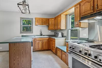 2016 Grove Lane, Cary, IL 60013 - Photo 3