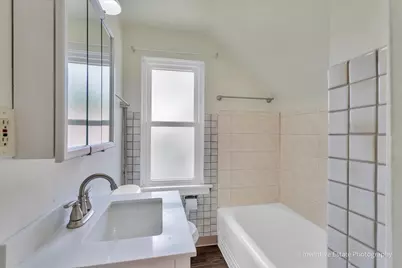 8101 White Avenue, Lyons, IL 60534 - Photo 15