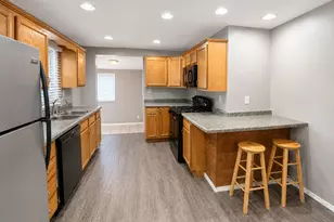 202 W Cedar St, Leroy, IL 61752 - Photo 9