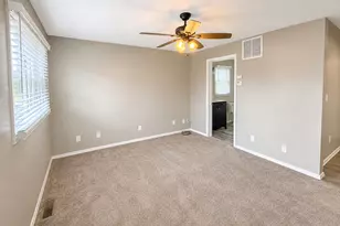 202 W Cedar St, Leroy, IL 61752 - Photo 7