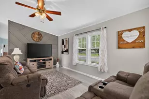 5604 Irving Blvd, Machesney Park, IL 61115 - Photo 15