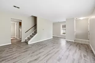 712 Shaw Ct, Schaumburg, IL 60194 - Photo 5