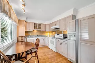 1050 Higgins Rd, Park Ridge, IL 60068 - Photo 13