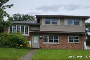 7613 161st Pl, Tinley Park, IL 60477 - Photo 1