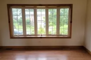 7613 161st Pl, Tinley Park, IL 60477 - Photo 5