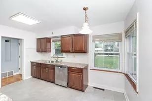 33 Briarwood Ln, Palatine, IL 60067 - Photo 9