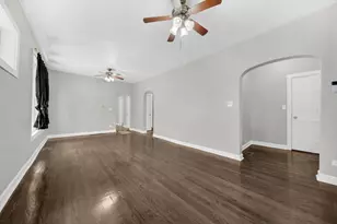 8948 S Morgan St, Chicago, IL 60620 - Photo 3