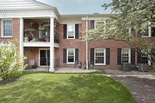 530 Shorely Dr, Barrington, IL 60010 - Photo 3