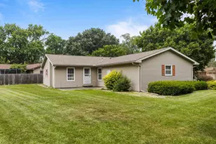 2107 Gunn Dr, Champaign, IL 61821 - Photo 7