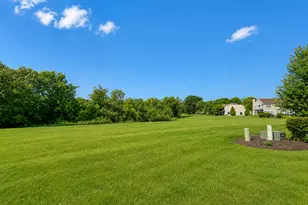 1696 Vermont Dr, Elk Grove Village, IL 60007 - Photo 21