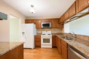 1696 Vermont Dr, Elk Grove Village, IL 60007 - Photo 3