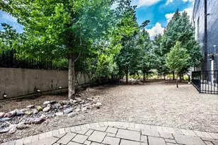 1901 S Calumet Ave, Chicago, IL 60616 - Photo 23