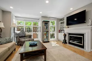 2365 N Wayne Ave, Chicago, IL 60614 - Photo 3
