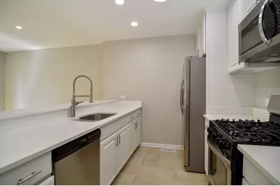 2365 N Wayne Avenue, Chicago, IL 60614 - Photo 5