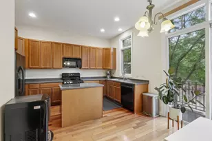 142 Dawson Dr, Elgin, IL 60120 - Photo 5
