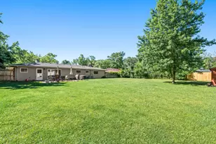 11 Scarsdale Rd, Montgomery, IL 60538 - Photo 3