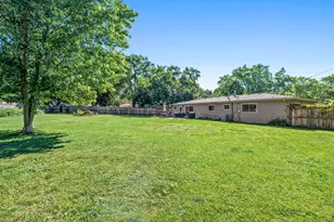 11 Scarsdale Rd, Montgomery, IL 60538 - Photo 5