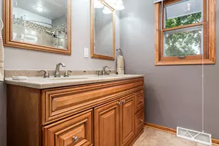 5329 Dallas Ct, Rockford, IL 61109 - Photo 37