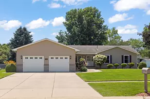 120 E Webb St, Sandwich, IL 60548 - Photo 1