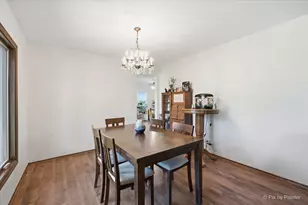 23W222 Westchester Ct, Glen Ellyn, IL 60137 - Photo 9