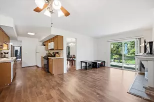 23W222 Westchester Ct, Glen Ellyn, IL 60137 - Photo 13