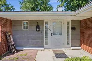 23W222 Westchester Ct, Glen Ellyn, IL 60137 - Photo 3
