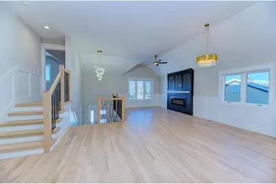 6519 W 82nd Street, Burbank, IL 60459 - Photo 3