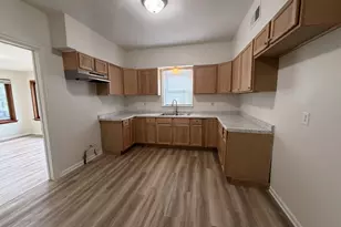 416 College Ave, Dekalb, IL 60115 - Photo 3