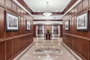 33 W Huron St, Chicago, IL 60654 - Photo 3