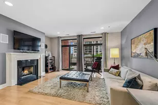 33 W Huron St, Chicago, IL 60654 - Photo 7