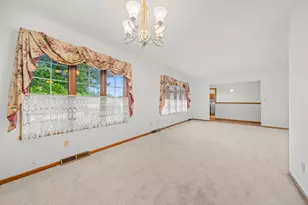 667 Westport Dr, Rockton, IL 61072 - Photo 9