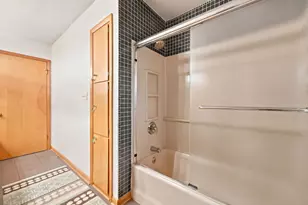 525 E High St, Sycamore, IL 60178 - Photo 29