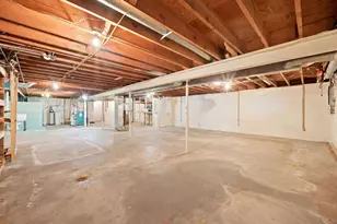 525 E High St, Sycamore, IL 60178 - Photo 39
