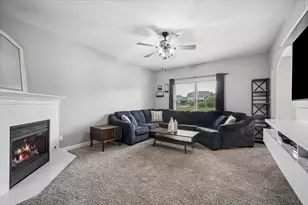 9040 Falcon Greens Dr, Crystal Lake, IL 60014 - Photo 9