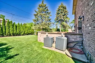 5044 Coyle Ave, Skokie, IL 60077 - Photo 53
