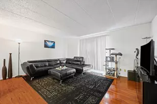 3223 W Parkway Dr, Northbrook, IL 60062 - Photo 13